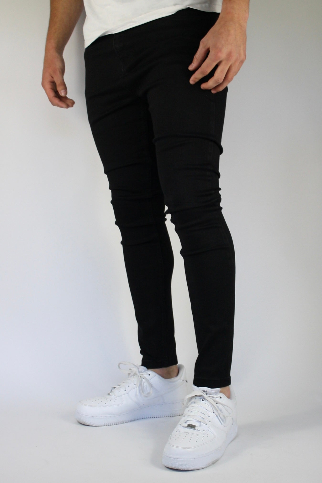 VALOROSSO STRETCH DENIM JEANS - BLACK